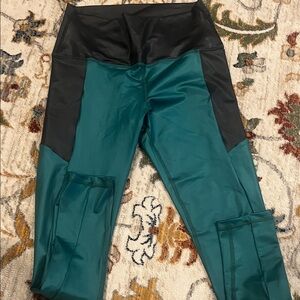 Stylish Teal and Black Women's Leggings